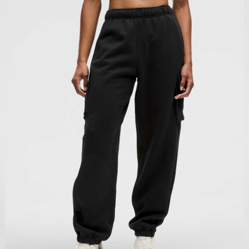 Lululemon Scuba Mid-Rise Oversized Cargo Jogger *Regular — Black